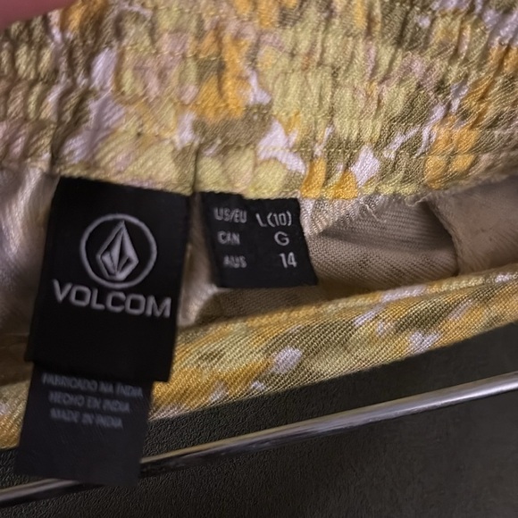 VOLCOM WANNA HAVE SUN SHORTS- WOMEN'S - Picture 4 of 5